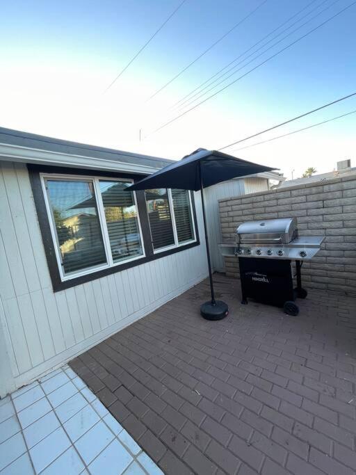 Lejlighed New Midtown Modern With Backyard